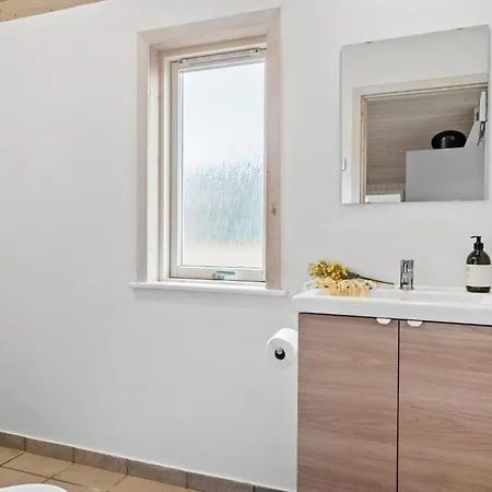 Cozy In Harboore With Kitchen 別荘