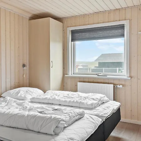 Cozy In Harboore With Kitchen 別荘