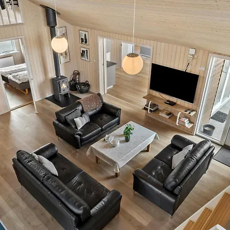 Feriehus Cozy In Harbore With Kitchen